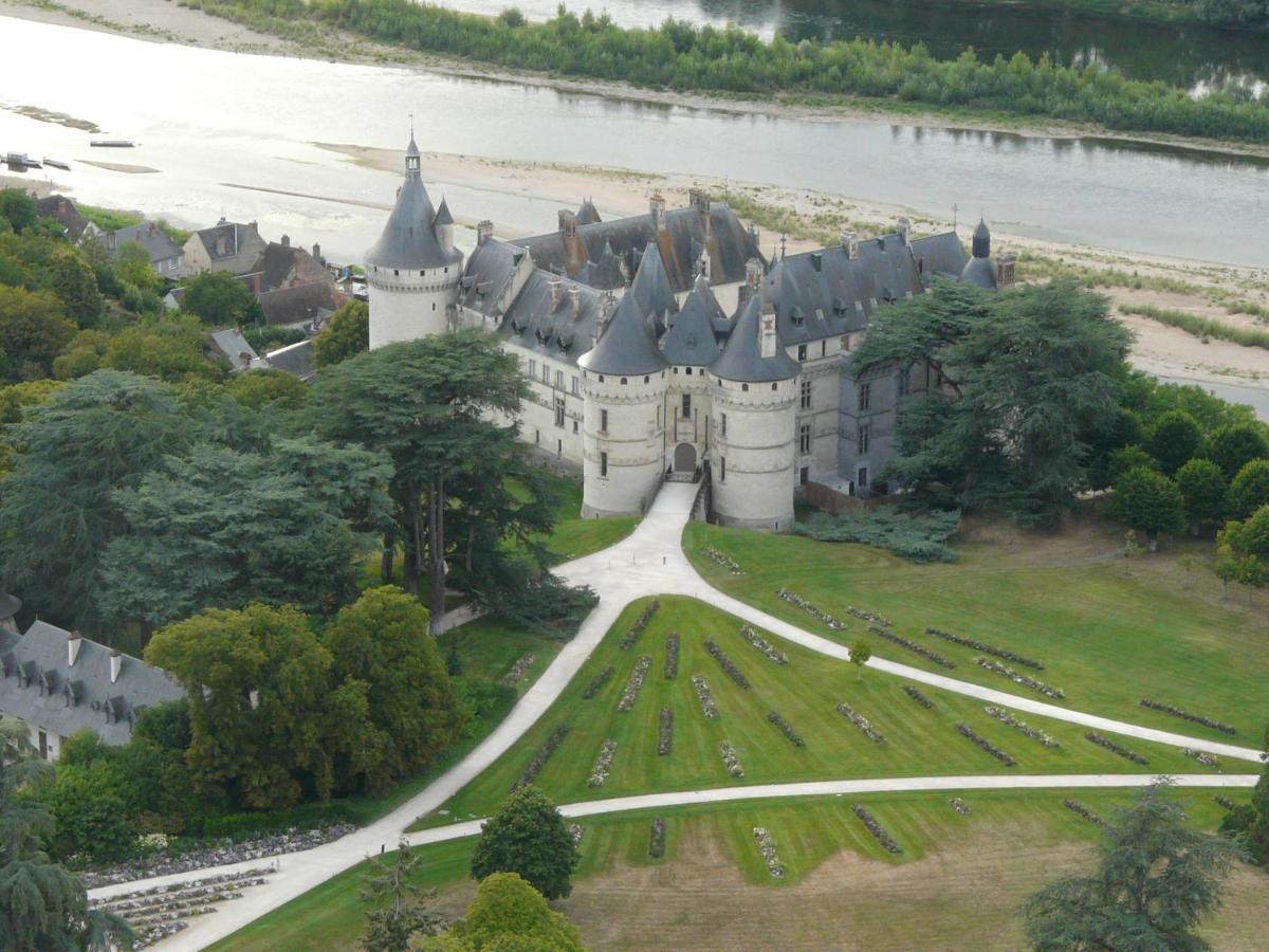 Bed and Breakfast Les Hirondelles Onzain Exterior foto
